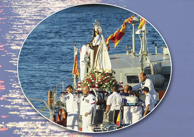 Marinos de la Armada Espanola portando a la imagen de Nuestra Senora del Carmen Tuy Espana