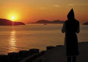 Amanecer en la bahia del mar Virado Ubatuba Brasil