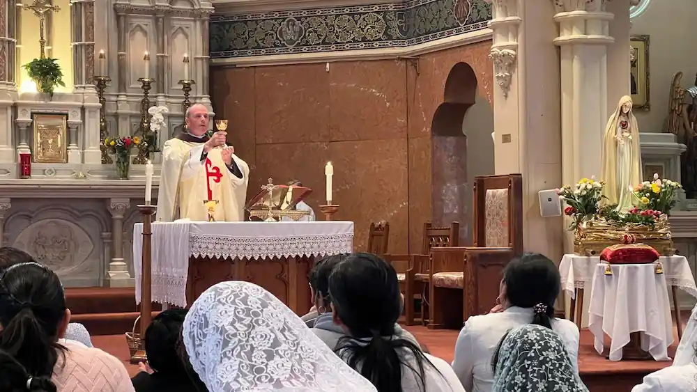 Eucharistic Celebration by the Heralds of the Gospel in Hudson, Massachusetts.