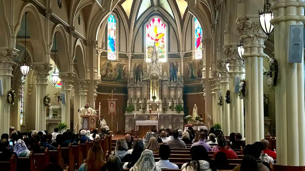 Holy Mass by the Heralds of the Gospel at St. Michael's Parish in Hudson, Massachusetts
