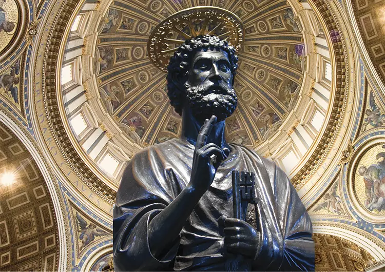 Los fieles tienen el derecho y el deber de mirar al obispo de Roma como guia modelo y esperanza San Pedro Basilica de San Pedro Vaticano de fondo interior del templo