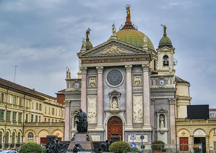 Basilica de Maria Auxiliadora Turin Italia