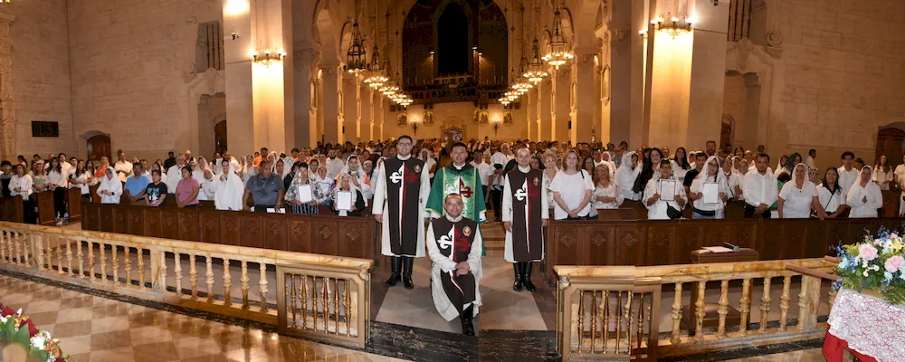 Misa de Consagracion en St. Vincent, Los Angeles 8.22 (1)