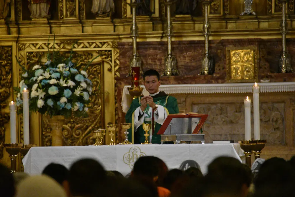Misa de Consagracion en St. Vincent, Los Angeles 8.22 (10)