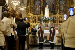 Misa de Consagracion en St. Vincent, Los Angeles 8.22 (5)
