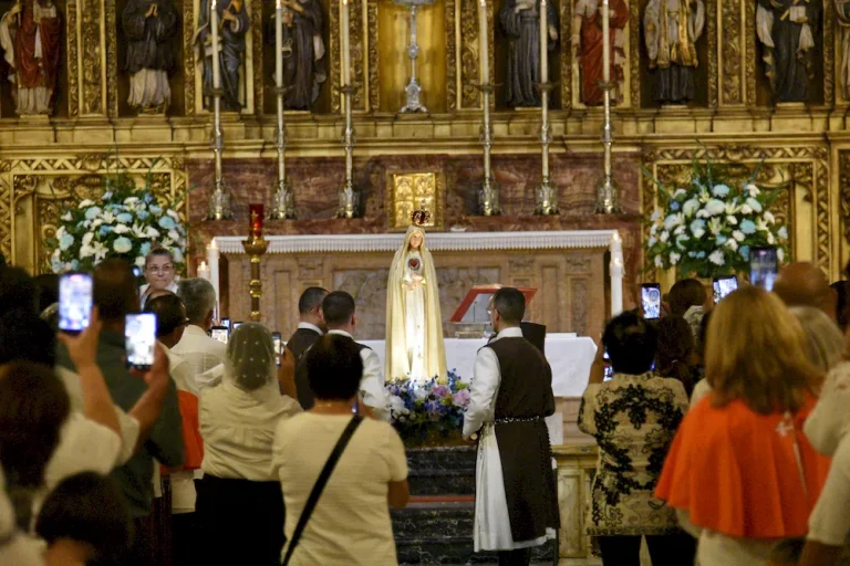 Misa de Consagracion en St. Vincent, Los Angeles 8.22 (7)