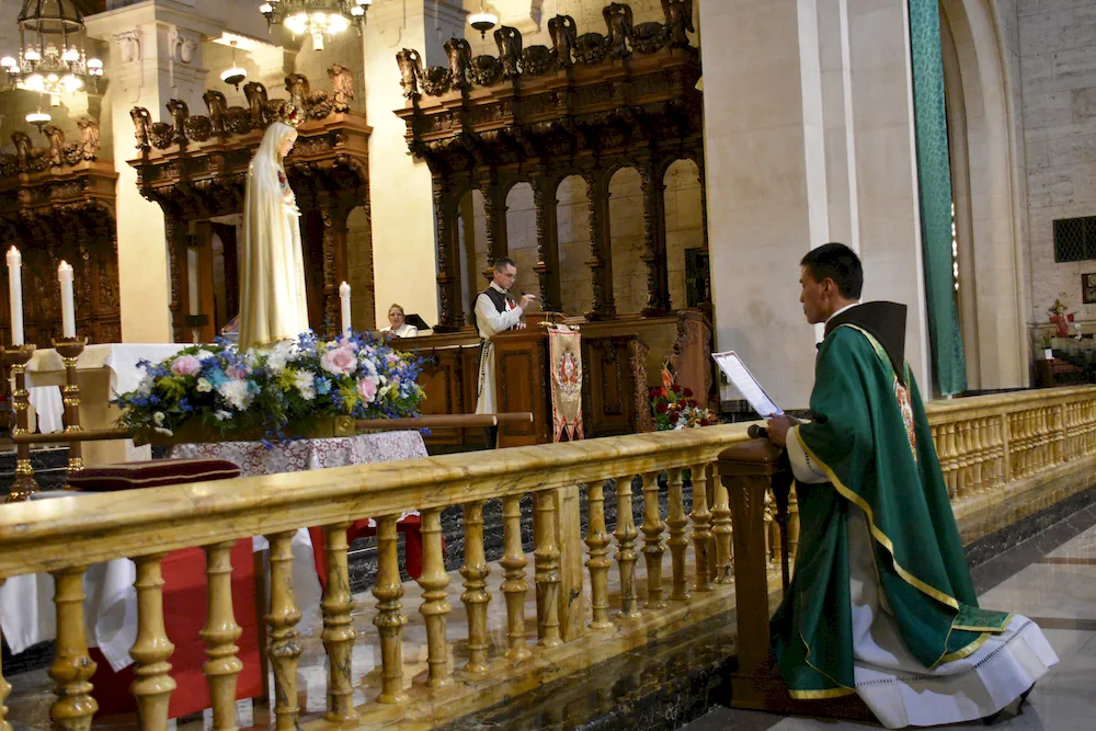 Misa de Consagracion en St. Vincent, Los Angeles 8.22 (8)