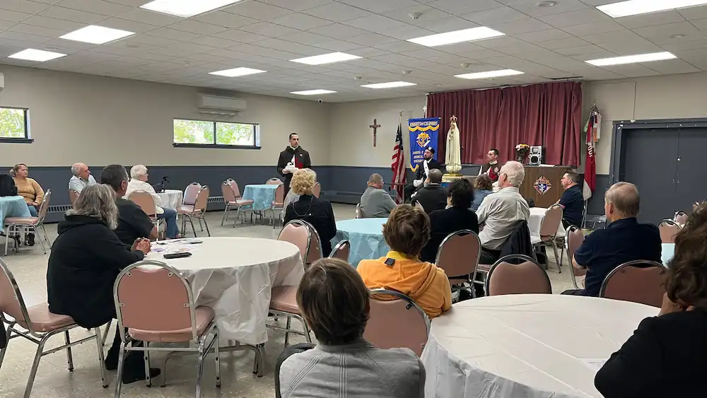Heralds give a talk on Fatima at the Knights of Columbus, Council 99