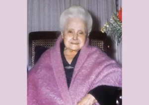 Dona Lucilia with her pink shawl, 92 years of age